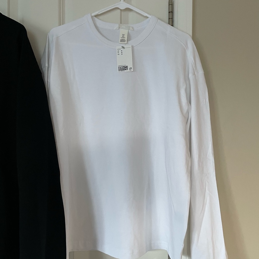 H&M Tees - Picture 3 of 5